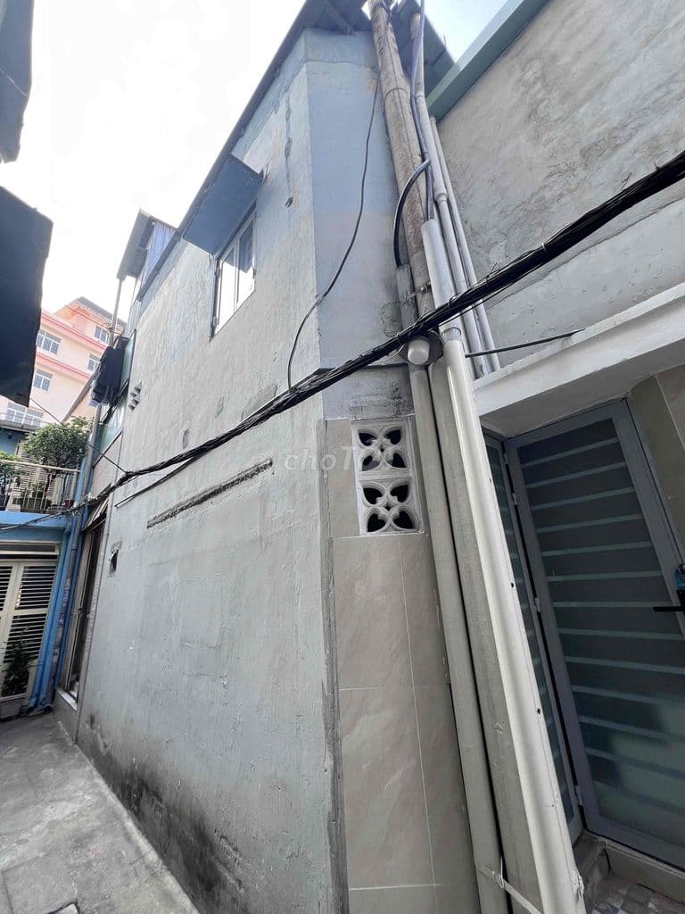 Nhà Bình Thạnh - 30 m2 SD- 2 tầng - 1 căn ra mặt tiền