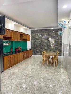 Cho thuê nhà 3 tầng mặt tiền đường Điện Biên Phủ - Bắc Nha Trang