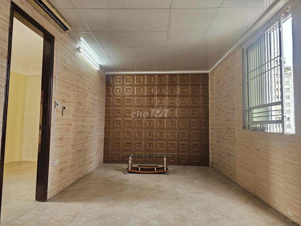 Bán CCMN cách Nguyễn Trãi 300m, DT 60m2, 2 ngủ giá 2 tỷ.