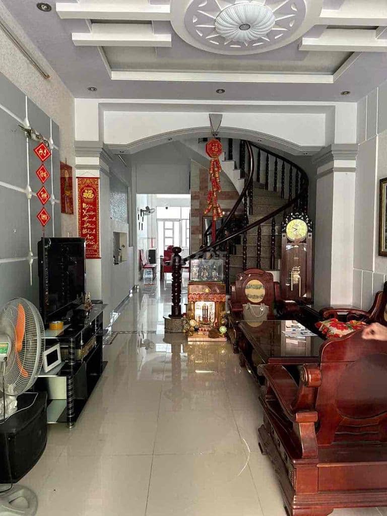 Bán nhà khu Vip cao lổ giá tốt