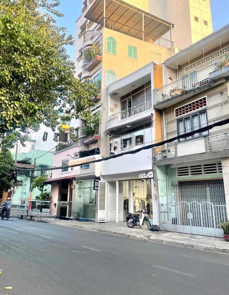 KHUVIP HUỲNH VĂN BÁNH – 4 TẦNG – BAN CÔNG RỘNG – LIỀN KỀ QUẬN 3