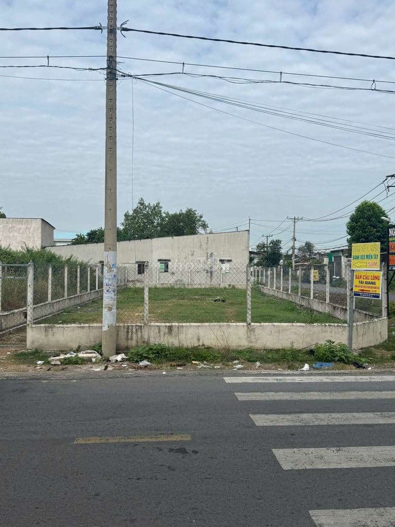 TIN THẬT✅️KẸT TIỀN BÁN GẤP LÔ GÓC 2MT THỊ TRẤN CỦ CHI 210M2 720TR SHR