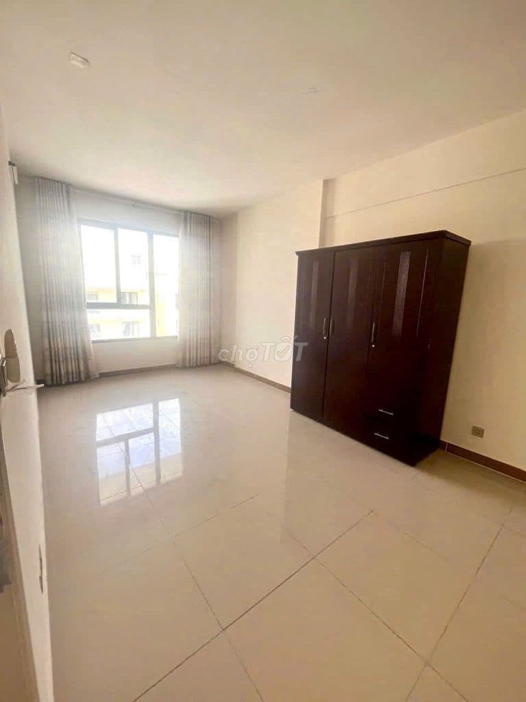 Căn hộ 90m2 : 2 phòng, nội thất cho thuê giá 8 triệu/tháng, Era Town