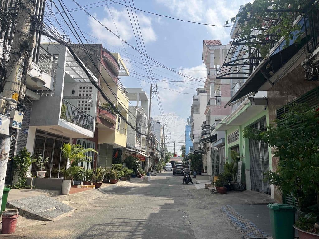 NHÀ BÁN NGUYỄN OANH - HÀ HUY GIÁP DT 4.2 *22M - Ảnh 3