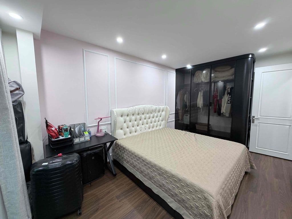 Tập thể Vip Ngọc Khánh, 80m, 2ngủ, Lô góc, Ô tô, Kinh doanh, Sổ đỏ to