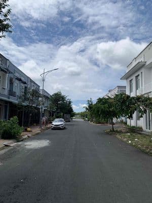 Nhà trệt lầu 130m2 sử dụng 02phòng+p. thờ KDC Hoàng Quân Cái Răng