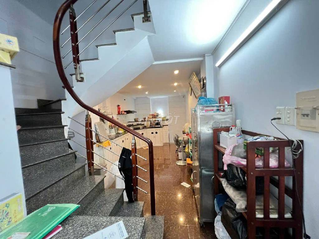 Đường xe tải 9m , nhà 5 tầng, ngang 3.2m x 12m, sổ hoàn công có vỉa hè - Ảnh 2