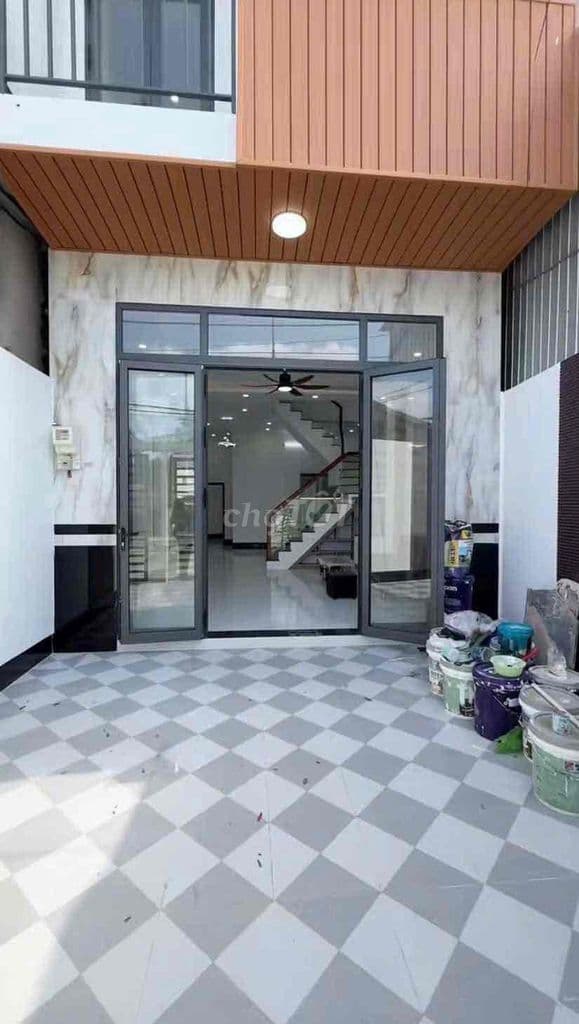 Chính chủ cần bán gấp nhà 1 trệt 1 lầu sát bên chợ Bình Chánh - Ảnh 2