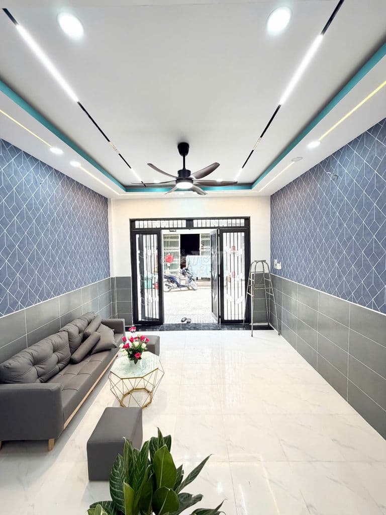 Chính chủ sang gấp nhà mặt tiền xe hơi