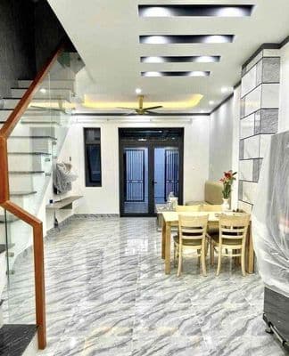 Cho Thuê Nhà Trệt Lầu Sân Ô Tô Đầy Đủ Nội Thất Ngay Chợ Phú Hoà