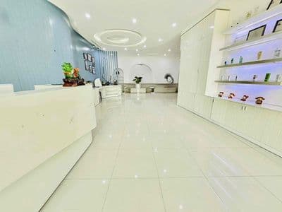 Cho thuê nhà 5 tầng ngay ngã 6 Nguyễn Văn Linh , 11PN kín , thang máy