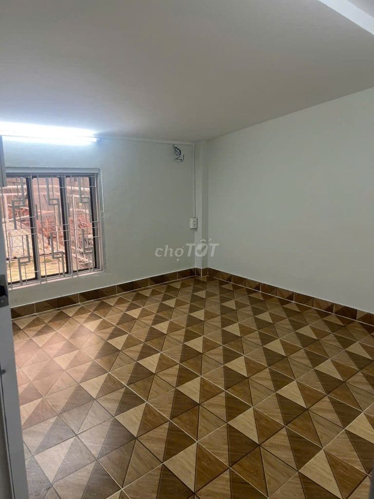 Chung cư mặt tiền Quận 5 sổ hồng riêng có tầng lửng, sân thượng lớn - Ảnh 2