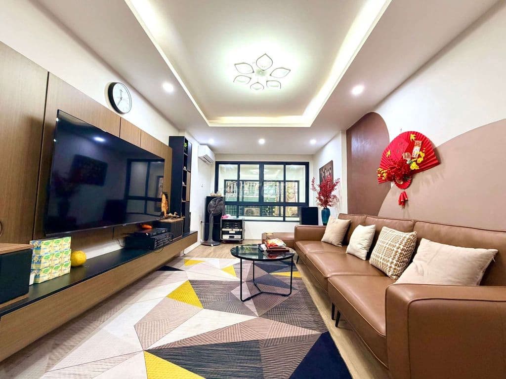 Gấp! Phố Nguyễn Công Hoan, ô tô 20m, gần phố, ngõ thông, nội thất đẹp - Ảnh 2