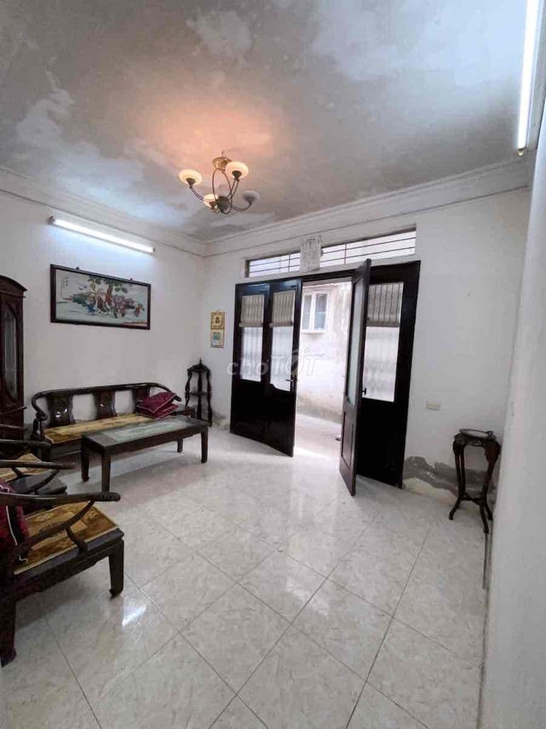 Hơn 3 tỷ có nhà Hoàng Đạo Thành-Oto đỗ cửa-35m*3T;MT5m;3N