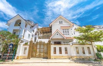 CHO THUÊ VILLA SÂN VƯỜN – P2 ĐÀ LẠT – TRUNG TÂM VIP Vị trí: Ph