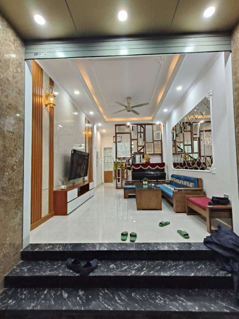 NHÀ ĐẸP SIÊU HIẾM PHỐ NGUYỄN VIẾT XUÂN - TẶNG FULL NỘI THẤT CAO CẤP.