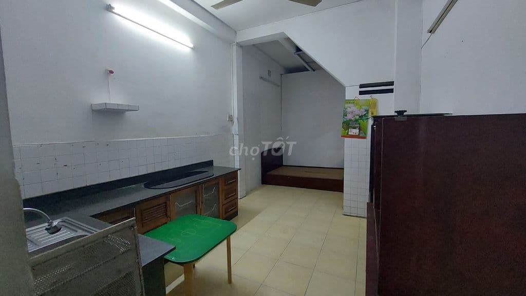 PHÒNG BAN CÔNG THOÁNG FULL NỘI THẤT - GẦN CHỢ TÂN ĐỊNH Q1