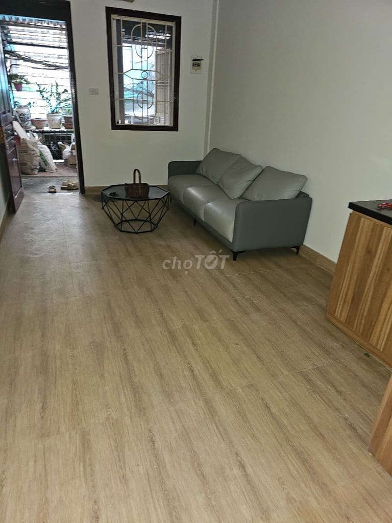 BÁN NHÀ TT TẦNG 2 PHỐ HUẾ , 3 NGỦ, 2 VỆ SINH ,SỔ RIÊNG, HƠN 3 TỶ