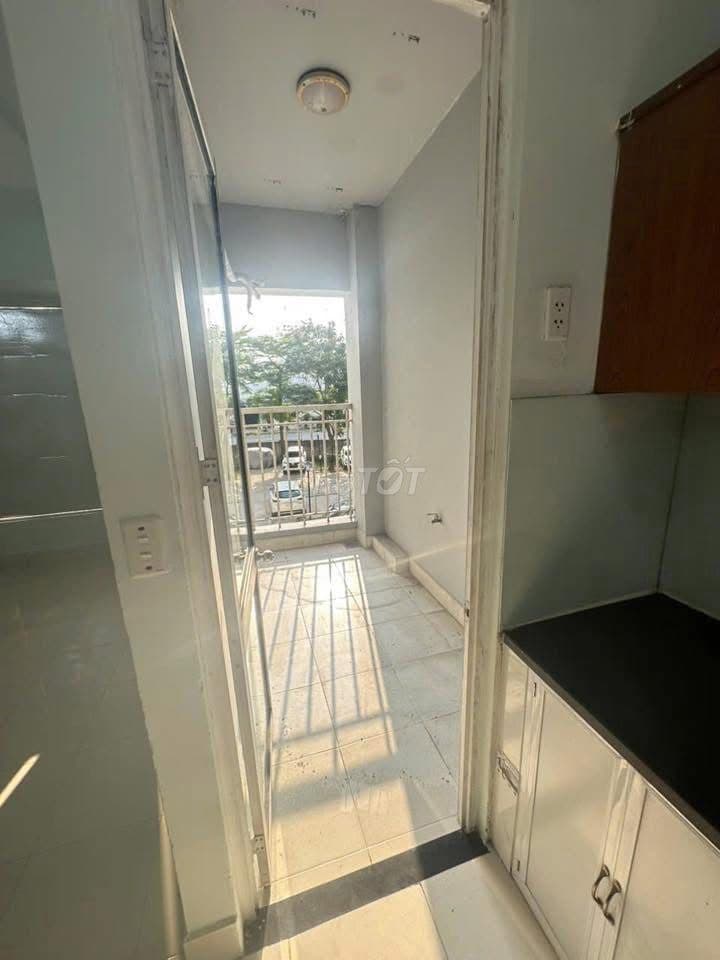 Cho thuê gấp căn hộ 67 m2, 2 PN, nội thất cơ bản - Ảnh 3