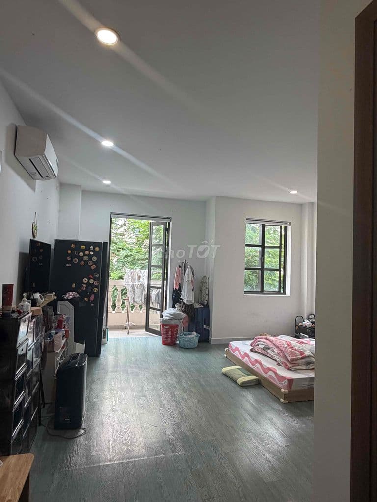 Sang lại hợp đồng! - Ảnh 2