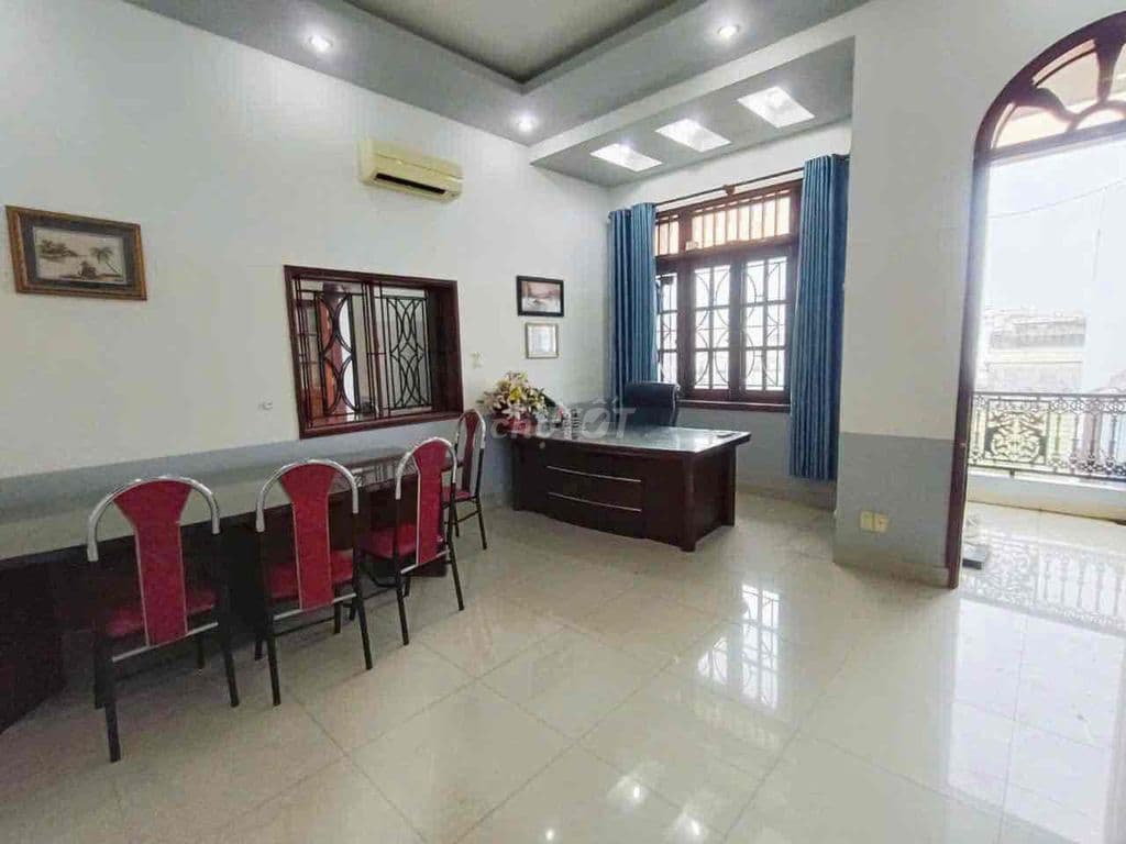 Bán nhà 1 trệt 2 lầu, dt: 104m2, đường ô tô 5m, giá chỉ 9,4 tỷ