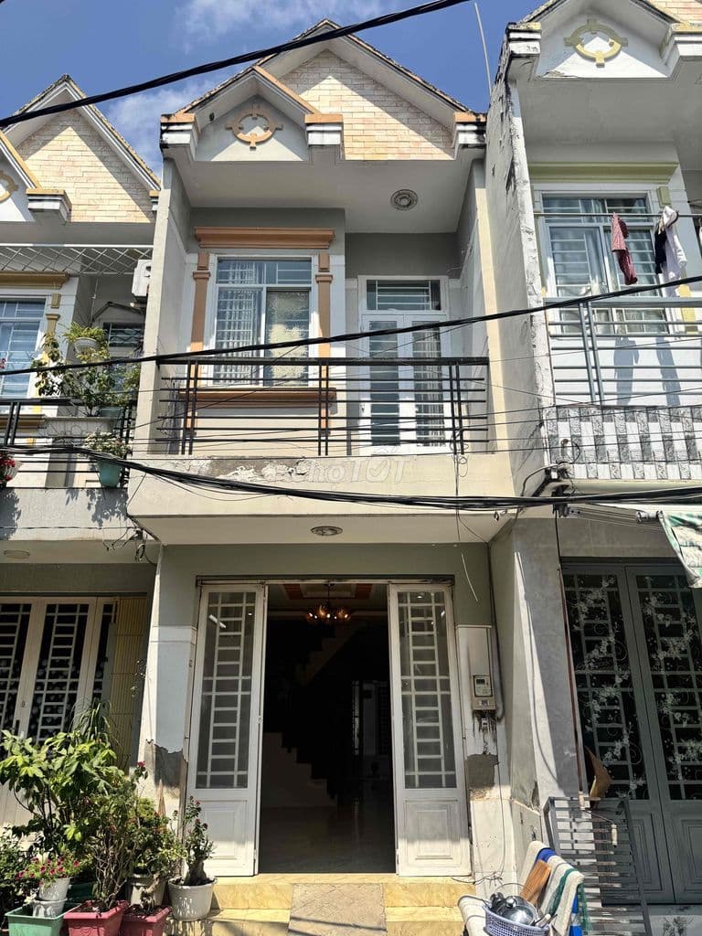 Bán nhà mặt tiền hẻm 6m đg Lê Văn Lương ngay cầu Long Kiển