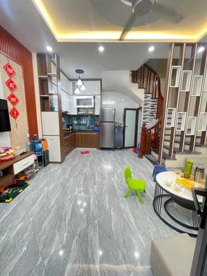Gấp! Nhà Thái Thịnh 2 thoáng nhà mới, gần ô tô, tặng Full NT, 39m2x5T.
