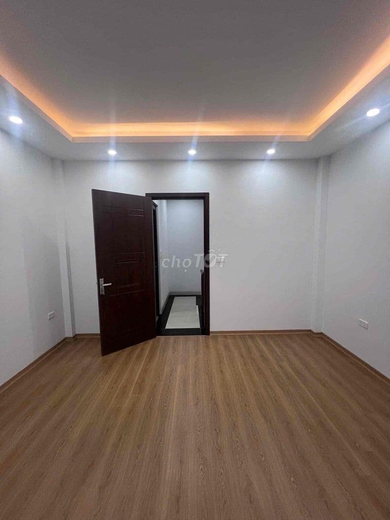 Nhà Ngõ Thông thoáng 5 tầng mới, Ngay Trường Đại Học TDTT - Ảnh 3