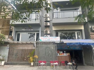 Cho thuê Căn Hộ vừa ở vừa Kinh Doanh. View Hồ.