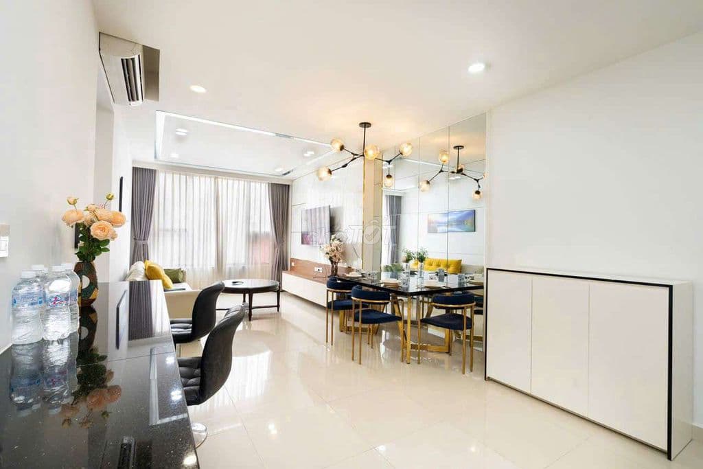 Thuê 3PN Nhà Đẹp View Bitexco tại Q4 gần Q1,Q7 chỉ 5p. L/H ***