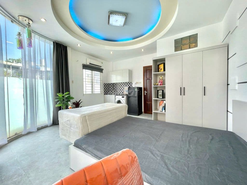 Thuê căn hộ ban công 38m2 có máy giặt riêng gần chợ Bà Chiểu, Q1, Q3
