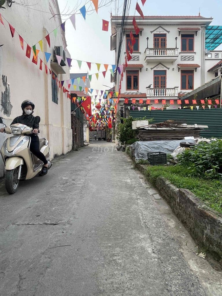 Mảnh đất hiểm giá rẻ ngay tại ngã Tư Trôi - 60m2 giá chỉ nhỉnh 5 T.ỷ -