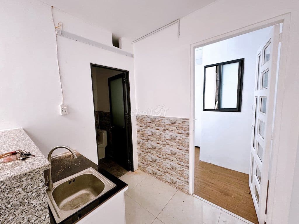 2PN TÁCH BẾP 2 máy lạnh; hà huy giáp gần đại học nguyễn tất thành