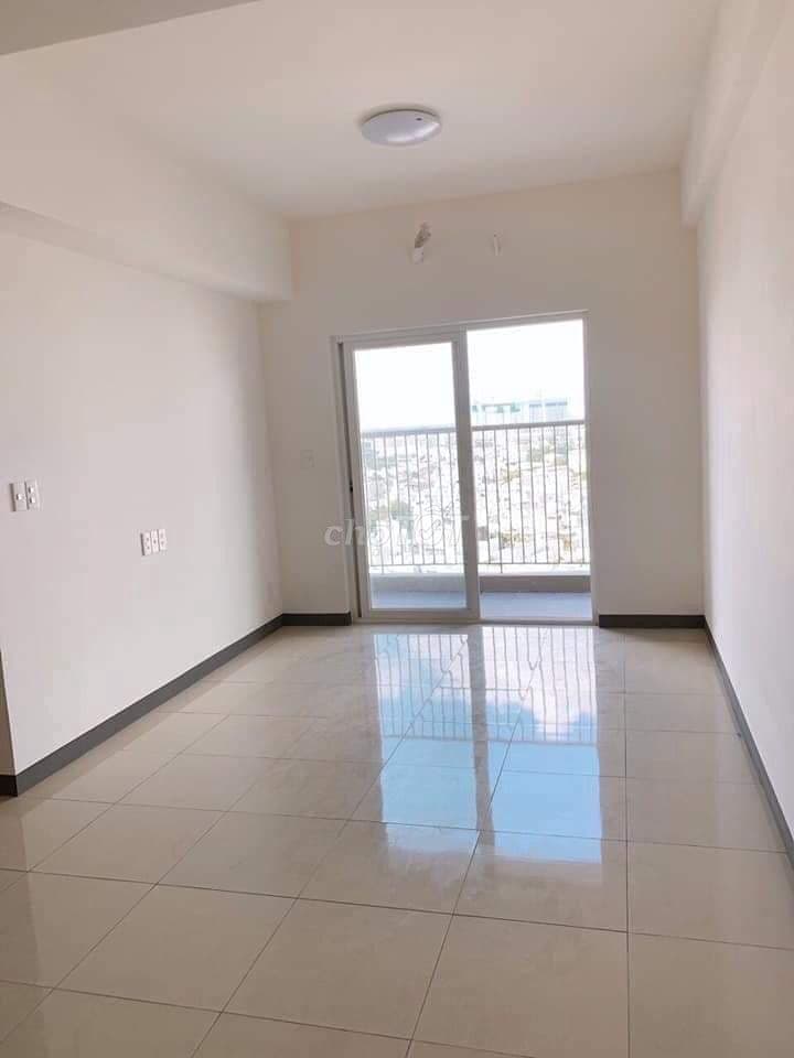 Chính chủ cho thuê 2 pn trống 7tr có ban công