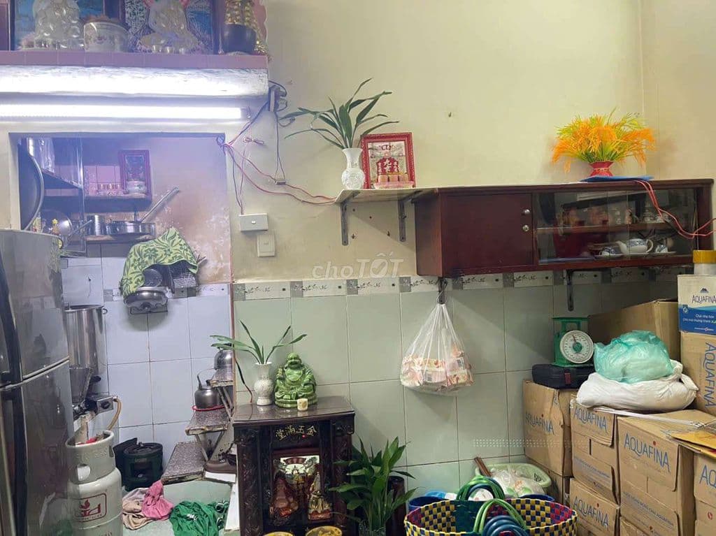 chính chủ cần bán nhà 3 lầu 16 mét vuông đất Thành Thái q10 shr