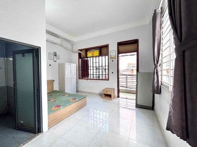 CHO THUÊ STUDIO BAN CÔNG FULL NT GIÁ RẺ - THANG MÁY HẦM XE - GIÁP Q10