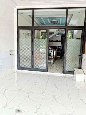 Cho thuê nhà mặt tiền Nguyễn Lương Bằng