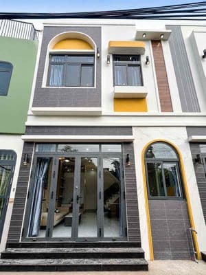 LỘ OTÔ-NHÀ TRỆT LẦU MỚI HẺM 2 ĐƯỜNG 3/2 GẦN BỆNH VIỆN DA LIỄU