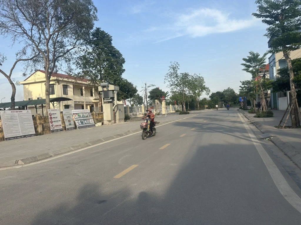 OTO ĐỖ CỬA-ĐẤT VUÔNG VẮN-NHÀ VĂN HOÁ KHU ĐG 100M-QH ĐẸP-CV KIM QUY