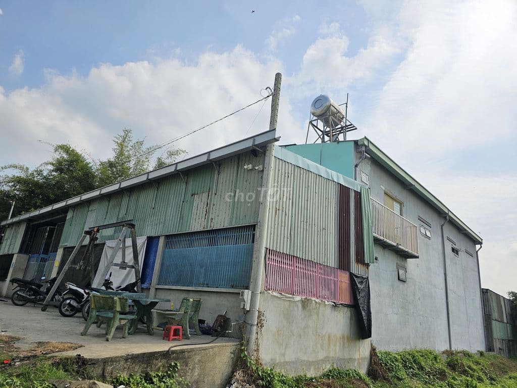 Bán nhà xưởng mặt tiền tỉnh lộ 8 giá như đất hẻm