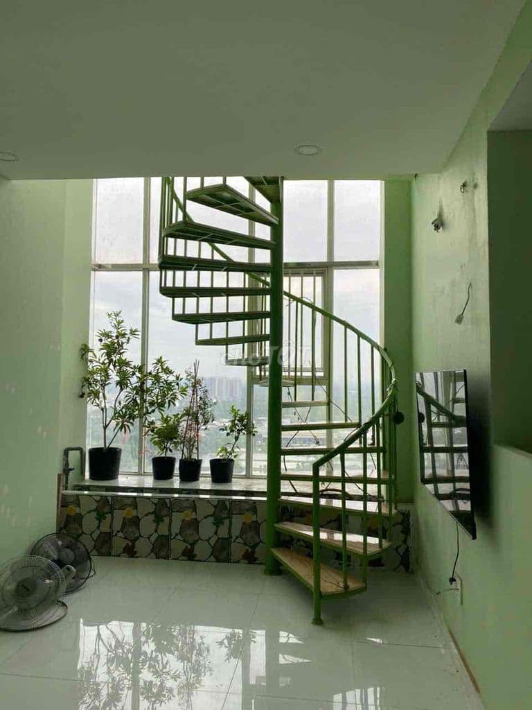 Căn hộ Duplex DTSD: 170m2, 6PN 3WC, đã có sổ. Giá 4,3 tỷ thương lượng.