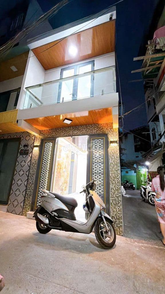 Nhà mới 💯 Quận 4