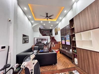 Bán nhà Đê La Thành gần ĐH Văn Hóa Hà Nội 47m2*5T, 2 thoáng, nt đầy đủ