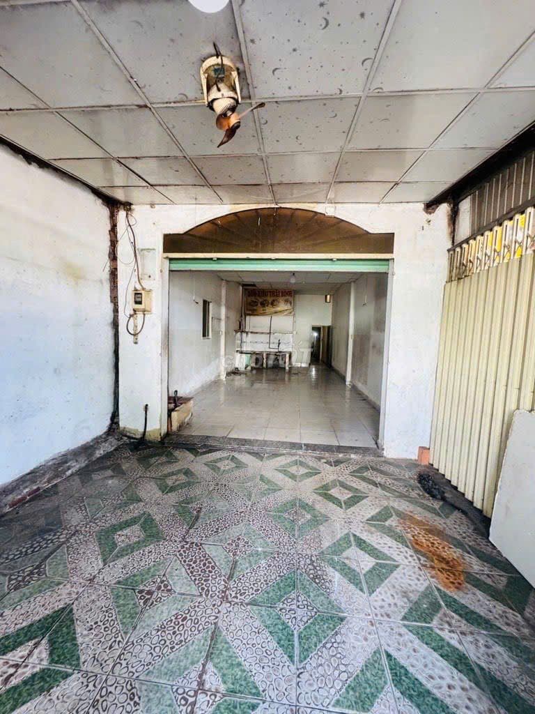 TÔ HIẾN THÀNH Q.10 - 6.x TỶ NHÀ CŨ CỠ 52m2 NGANG 4M NỞ HẬU - HẺM THÔNG - Ảnh 3