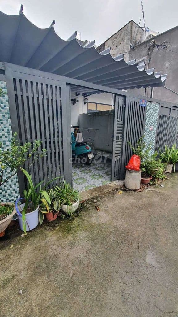 Nhà 1 lầu khu dân cư, hẻm xe hơi sau bến xe buýt Hiệp Thành