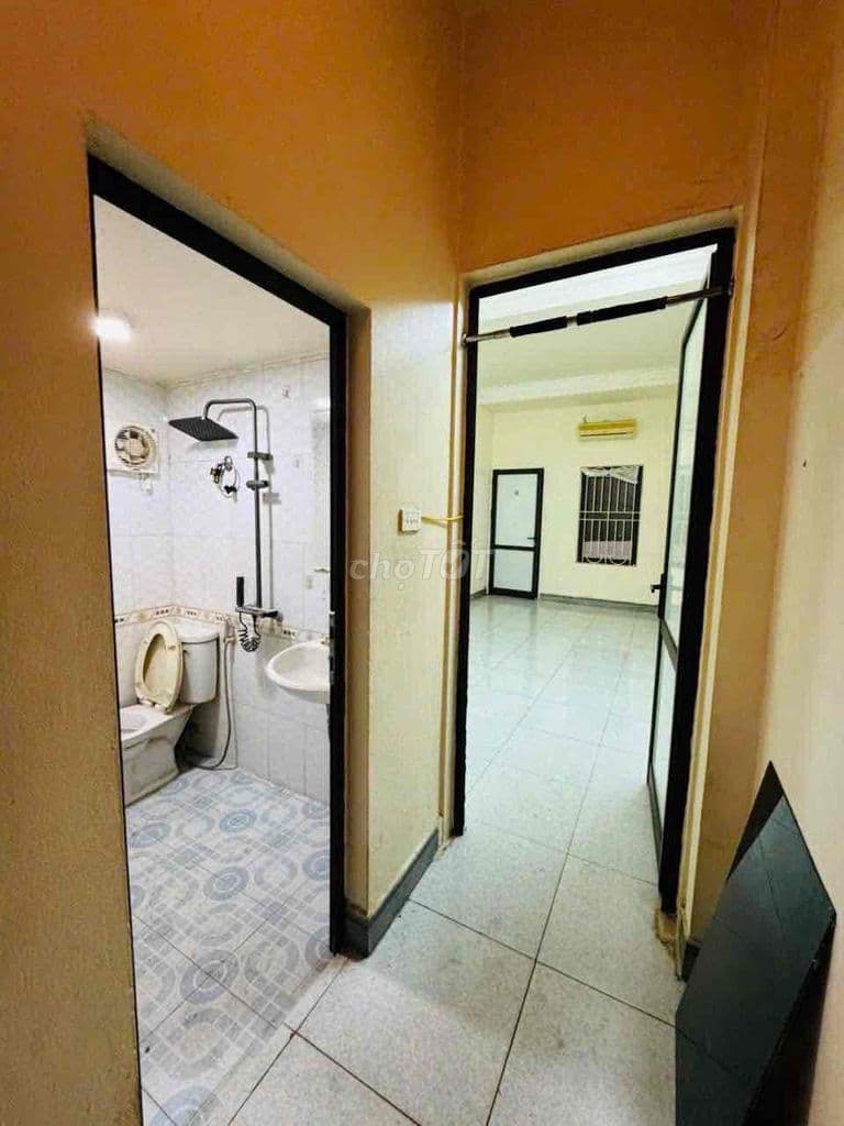 Nhà 5,5T vị trí đẹp phố Thanh Nhàn ngõ 2m cách Mp có 20m