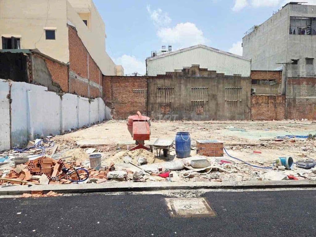 CÁCH MT BÌNH LONG CHỈ 10M - 4M X 20M - ĐƯỜNG NHỰA 8M - XD TỰ DO