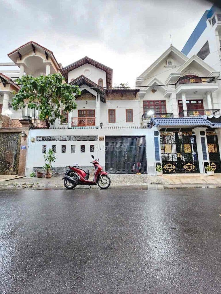 Cần sang nhượng chdv 2 tầng quận tân phú