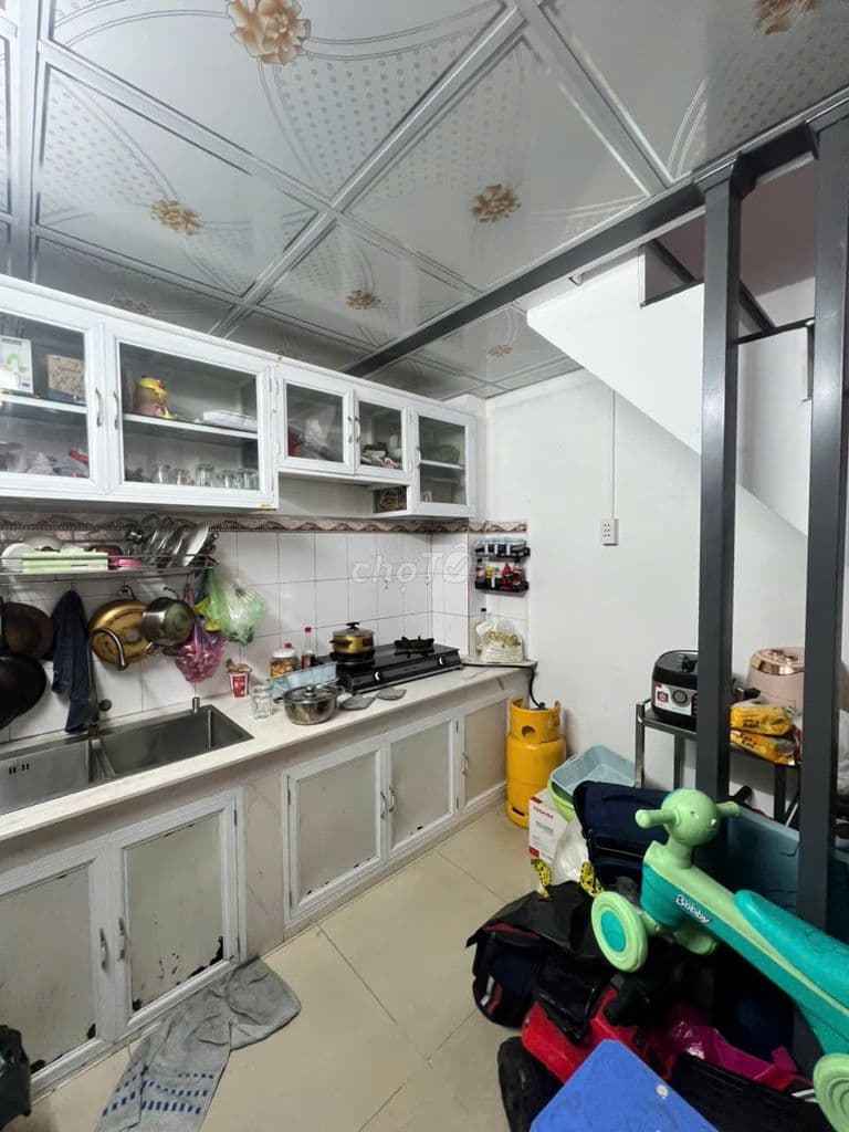 Nhà 3 tầng xe hơi đậu cửa, đối diện C/c Celadon. - Ảnh 3