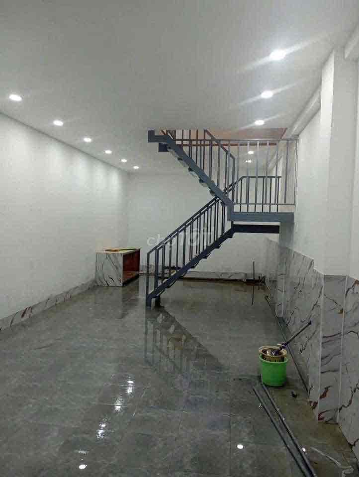 BÁN NHÀ MT HƠN 4m DÀI GẦN 12m, SHR NỞ HẬU ,KẾ BÊN KHU TÊN LỬA CHỈ HƠN - Ảnh 3